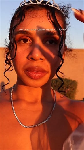 5 comments | In my pretty girl era ✨懶 - - #princessbride #princessdiaries #halloweencontest #halloweencostumeideas #adultcostumes #curlyprincess | Liv B is for Blessings | Facebook