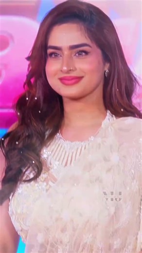 ayesha Khan dance e on viral song shararat | ayesha Khan new song | #trend #shortsfeed #viralvideo