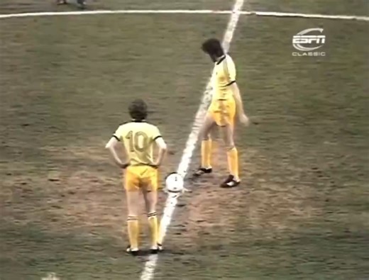 Division One 1977 Manchester United v Nottingham Forest Commentator: Barry Davies #MUFC #ManUtd #NFFC #nottinghamforest #brianclough | Football in the 70s and 80s