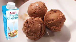 Dosto aaj chaliye ghar me Chocolate Ice Cream banate hain, ye recipe Amul Cream se banegi, aur bina koi bhi chemical, gms ya cmc ya thickner :) #cookingshooking | Cooking Shooking