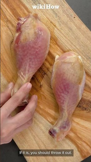 Quick Tips to Check If Your Chicken Has Gone Bad 🤢🍗✅ #shorts