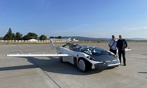 Klein Vision AirCar Completes A 35-Minute Test Flight Between Two Cities - SlashGear