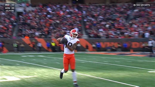 Shedeur Sanders lofts 23-yard pass to Cedric Tillman for red zone access
