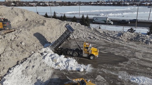 How are snow removal operations going after Toronto's record-breaking snowstorm?