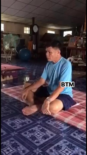 BTM Massage School – Learning to Feel At BTM Massage School in Hang Dong, we honor the lineage of the Boonthumme family. Ajarn Pichet Boonthumme, whose teachings continue to inspire us, laid the foundation for a deeply therapeutic approach to Thai massage. Today, his son Aon and his wife Leela continue to emphasize this approach. One that focuses on Feeling and listening to the body: sensing what the receiver truly needs, adjusting the touch, and ensuring that both giver and receiver leave the s