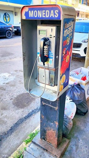 Era la manera de salir de la MATRIX 😬📞☎️ #Matrix #PhoneBooth #CabinaTelefonica #Raro #México | El Tubero De Los Artistas