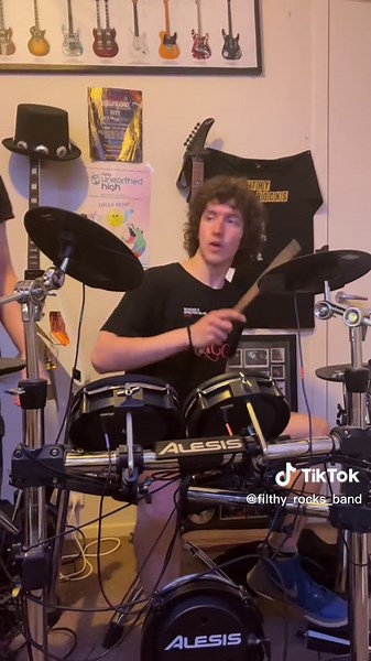 Filthy Kings: Bands Coming Up with Drum Tracks Behind the Scenes