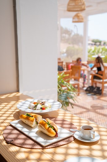 🥪Quick lunch, smart breakfast, cool aperitivo: at Cava Bar it’s always the right moment ✨ #dominacoralbay #sharmelsheikh #Egypt #redsea #cavabar | Domina Coral Bay Resort, Diving, Spa & Casino