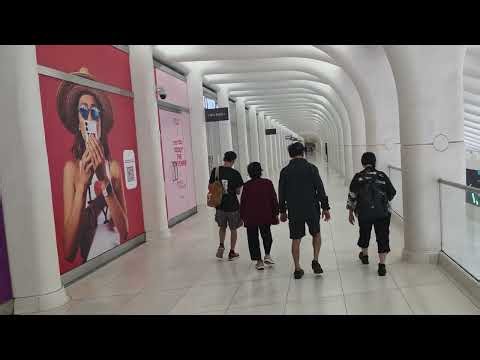 Walking Tour of Westfield Shops at the Oculus