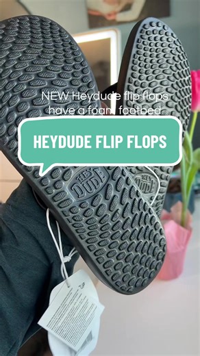 The foam footbed is so squishy and comfy! @HeyDude #flipflops #comfyflipflops #heydudeflopflops #foamfootbed