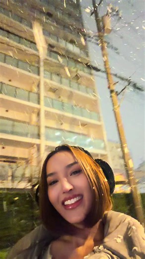 Experiencing Snow for the First Time in Tropical Paradise