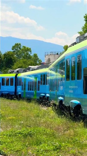 Остра крива / Sharp curve #train #railway #trainspotting #rail #Skoda
