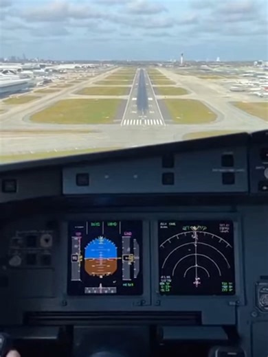 Crosswind Landing from the Cockpit View