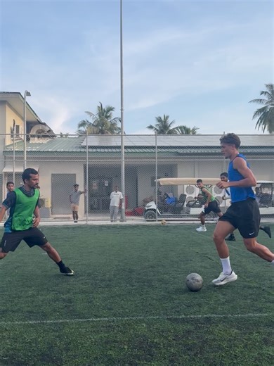 Tom Bischof on Instagram: "Resting, traveling and still playing the game I love. Happy New Year to everyone🫶"