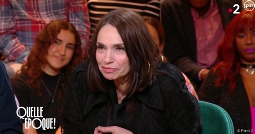 "Même Mitterrand m'avait félicitée ce jour-là" : Béatrice Dalle revient sur son clash culte avec Patrick Poivre d'Arvor lors d'un JT de 1992