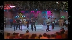 😍😍😍B-Movie es una banda británica de synth pop formada en Sheffield en 1978. La banda está compuesta por Nick Marsh (voz, teclados), Chris Payne (teclados), Andy Connell (teclados, bajo), Paul Wiffen (guitarra, teclados) y Mark White (batería). B-Movie lanzó su álbum debut, Remembrance Day, en 1981. El álbum fue un éxito comercial, alcanzando el número 11 en la lista de álbumes del Reino Unido. El sencillo "Nowhere Girl" fue el sencillo más exitoso del álbum, alcanzando el número 4 en la list