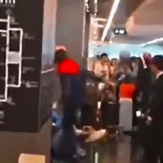 Yuji itadori cosplayer beats up a convicted child predator🗿🗿😮 #yujiedit #anime #animeedit