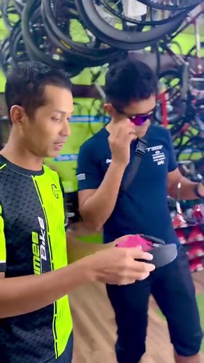 2.2K views · 208 reactions | OAKLEY ENCODER STRIKE VENTED GIRO...