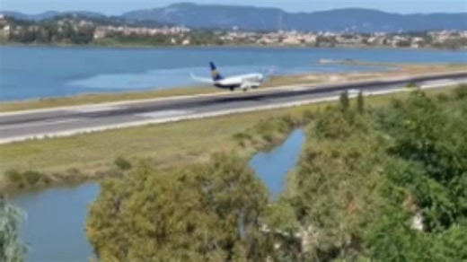 Popular airline tells passengers to stop travelling in jeans