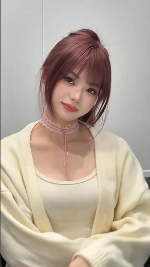 The best summer hair color for bangs: raspberry red by Xiao Zelun