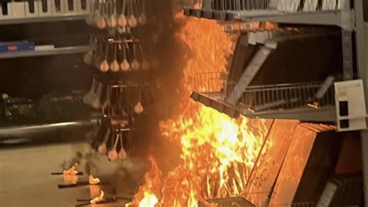 Salling sender kraftig appel efter brande i supermarkeder