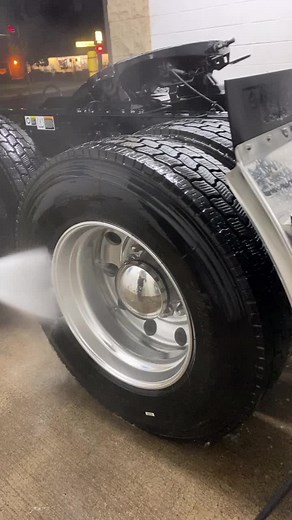 #trucker #bigrig #18wheeler #DontDropTheOhYeah #StrikeAPosay