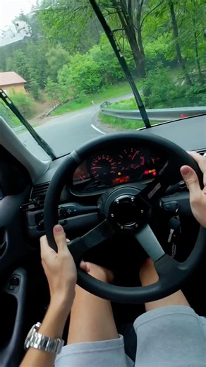 E46 Rain Uphill DRIFT #328i #automobile #drift
