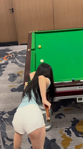 Snooker player community in China to see the standard of works that don’t play ball #Billiards #snooker #cuethelaughs #billiardslife #snookershenanigans #poolfever #poolparty In position follow our channel for more | Discover The Snooker Spot Cue & Brew