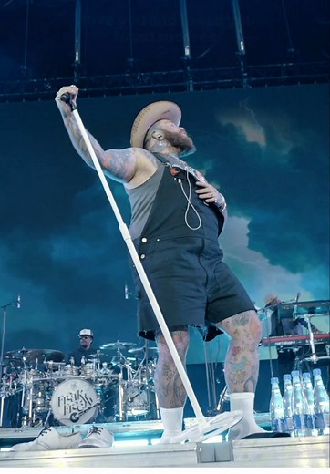 Experience Teddy Swims Live Music Show