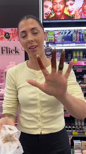 Stop lying to yourself 🙄 We’re still shocked people are ride or die for traditional fake tans when the cons are literally endless 💩 Dyes stain everything ⏰ You have to schedule around your tan application 😥 Sticky formula that takes forever to dry Our Quick Glow tanning range is literally the opposite 💅🏼 Apply anytime, anywhere 🕰️ Once it dries, you can do whatever you like with your day ⌛️ Wear whatever clothes you want without worrying about stains 🤍 And in 4 to 6 hours your tan develop