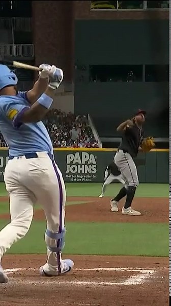 Dom Smith takes flight with a two-run homer 🚀