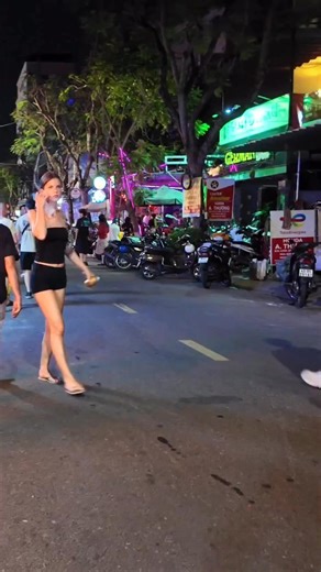 21K views · 451 reactions | Da Nang Nightlife Vietnam #viral #worldwitenigtlife #september30 #viralvideos #reels #beautifulgirls | World Wite Night Life | Facebook