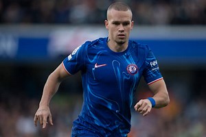 Mudryk chilling with some Chelsea fans in Wroclaw 🤣🤣🤣 | Its Chelsea