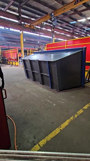 Love a neat controlled bin flip ☺️ #skipbin #binflip #overheadcrane #gantrycrane #welder #migwelder #workshop #metalshop #weldertiktok #welderthings #weldlife #womanwelder #femalewelder #womaninthetrades #bluecollar #bluecollarbabe #fypage