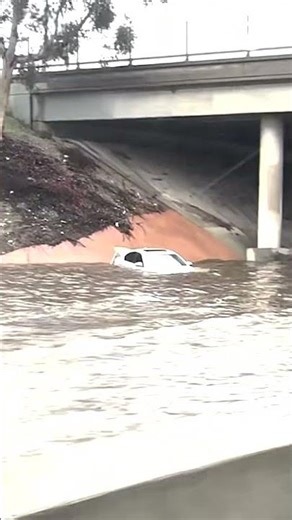 Major flooding seen on 5 Freeway N in Sun Valley