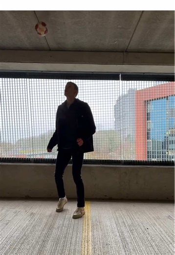 Day 75 of doing as many kick-ups as I have followers! #futbol #footballskills #soccerlife #juggling