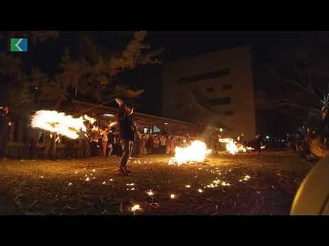 阿蘇神社「火振り神事」参道彩る