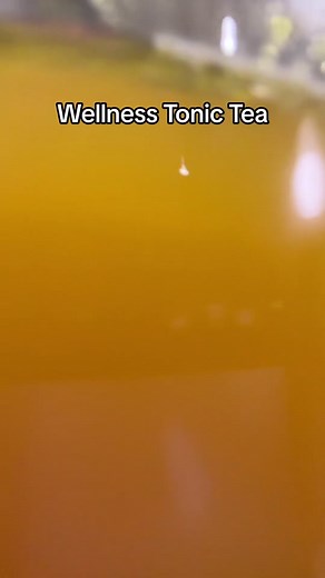 WELLNESS TONIC TEA 🤒🍋🫶🏼 One of my best friends shared this with me and I’ve been making it ever since. It’s a must this cold & flu season. Simple, not very delicious, but worth every sip. A very different kind of CHEERS! 🥂 Servings: 2 4 cups Water 1 knob ginger, peeled and smashed 1 tbsp. Turmeric Juice of 1 lemon 1 tbsp. Manuka honey ¼ tsp. Cayenne ¼ tsp. Cracked black pepper 4-6 drops oil of oregano Combine all ingredients except honey and oil of oregano to a pot and bring to a gentle sim