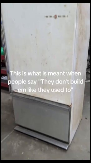 This guy shows off this stunning 1950s refrigerator and you can’t help but feel the difference — solid, overbuilt craftsmanship that’s still going strong decades later. It’s the perfect example of “they don’t build ‘em like they used to,” with every detail showing care, durability, and pride in the work.He even demonstrates how incredibly strong the shelves are and shows that they’re the original Lazy Susan style — they rotate smoothly so you can easily reach everything without digging around.Re