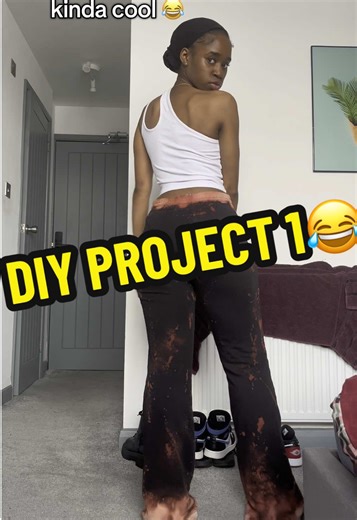 I think im gona wear it at home i cant lie🤣 #diyproject #tryingsomethingnew #tiedye #homewear #fashiontiktok