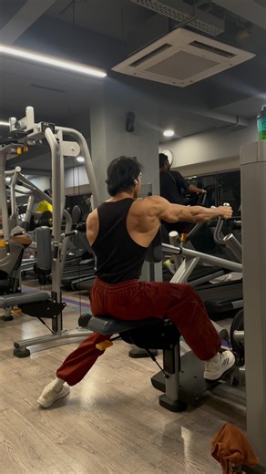 Back exercise #transformation #aestheic #gymaddict #gym