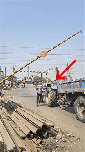 Rail Gate Opening Scene #shorts