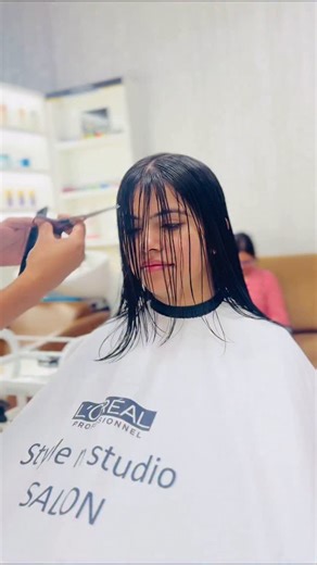 Salon & academy online couse Jaipur on Instagram: "#hairlooks bangs face framing looks"