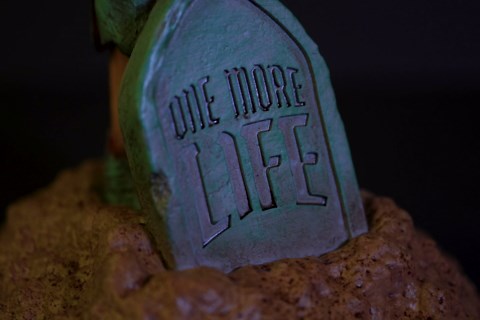 Grupo Erik Gaming Controller Holder One More Life | Controller Holder Figure | Headphone Stand & Controller | Gaming Accessories for Desk | Gamer Gifts | Halloween Decorations