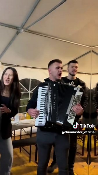 Дуэли на гармонике: творчество и страсть