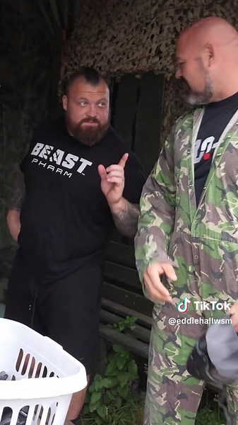 Eddie Hall Brian Shaw are GIANT children #brianshaw #eddiehall #eddiehallwsm #eddiehallbeast #paintballing