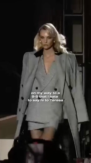 How I strut into work 💁‍♀️ #model #moda #catwalk #runway