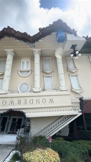 La famosa casa al revés, WonderWorks. Es un icónico parque alberga más de 100 exhibiciones