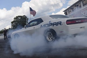 First Look At 2015 Dodge Challenger Drag Pak: Video