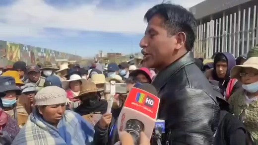 484K views · 10K reactions | “YO NO ESTOY, QUIZAS USTED NO ME QUIERE VER, SI USTED QUIERE QUE DE UN PASO AL COSTADO VENGA A MI COLEGIO Y PREGUNTE A MI BASE, SI MI BASE ME DICE ME VAYA ME VOY A IR, NO ESTOY AFERRADO AL CARGO…QUIERE NEGOCIAR CON LA BASE VA NEGOCIAR CON LA BASE” respondió a Eva Copa el Representante de FEDEPAF Juan Carlos Laura (Cabildo Abierto) | Radio San Gabriel Bolivia | Facebook